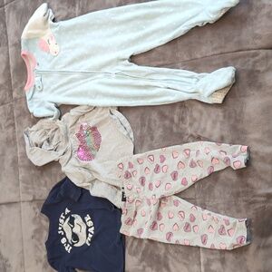 2T BUNDLE girls clothes total of 4